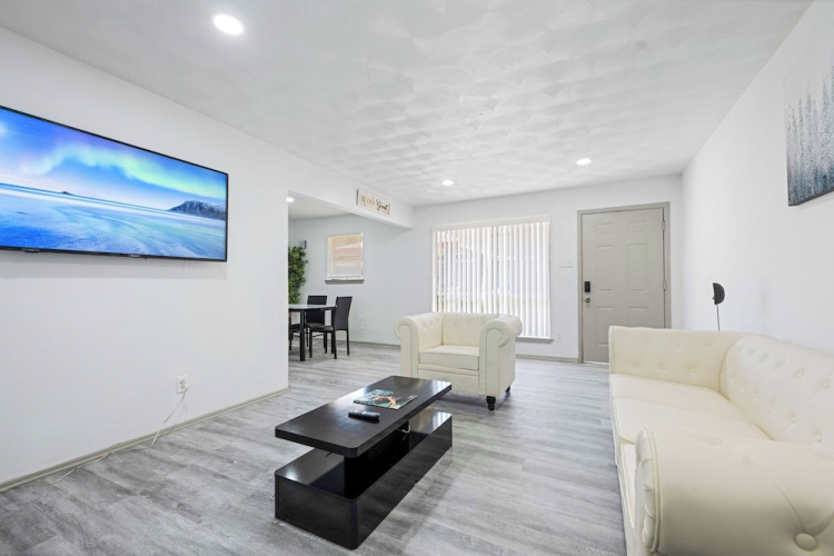 Leandro Apartments