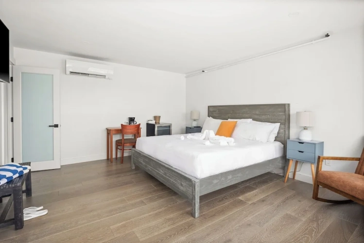 Premium Double room with partial ocean view