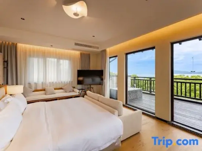 Standard Double room with lake view