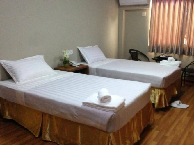 Golden Silk Road Hotel