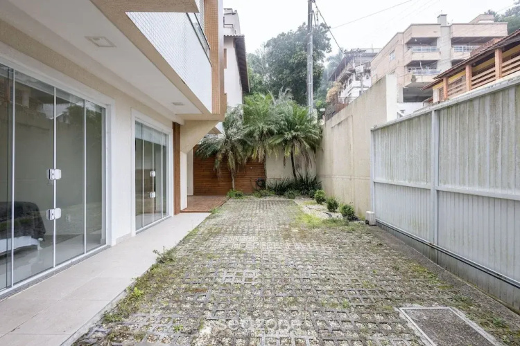 3BR Apt w/ BBQ 290m From Beach Pic0125