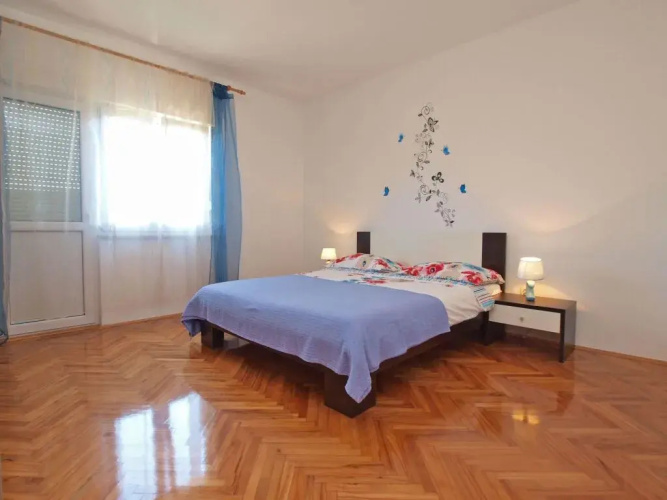 Apartments Mihatović