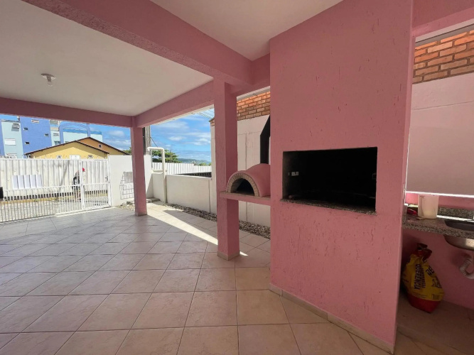 Cód 411- Casa quadra mar em Bombinhas Centro - 30m da praia