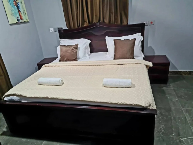 Cozy,quiet & Fantastic- Close to Highway - Parking