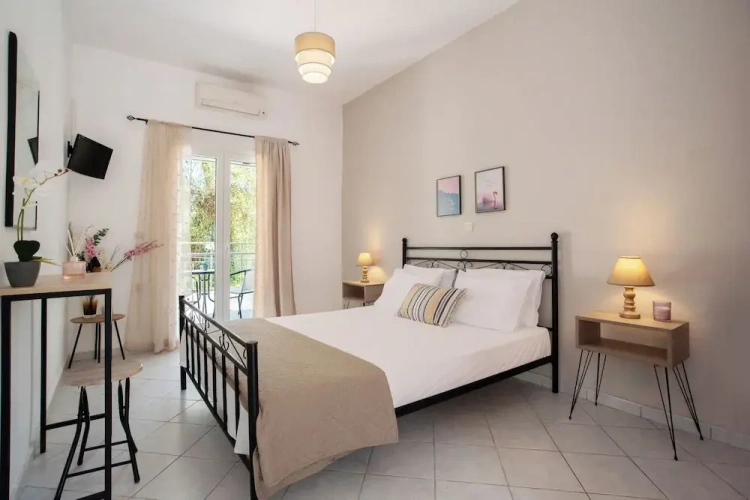 Standard Double Studio with garden view