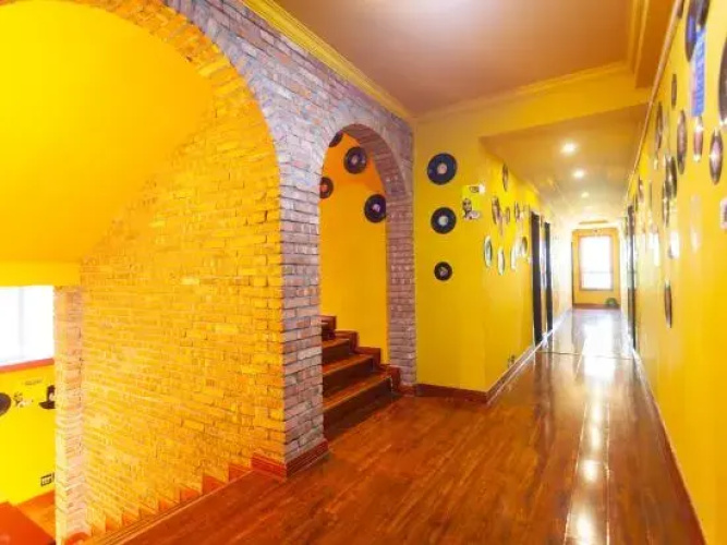 Provence Hostel