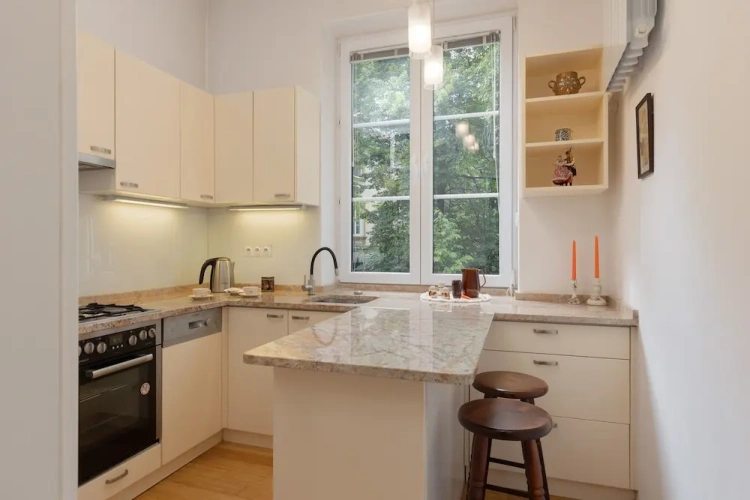 2 Bedrooms Apartment