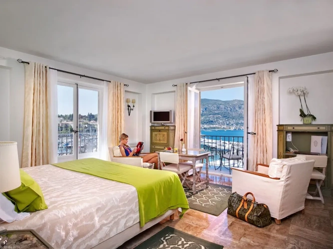 Standard Double room with view