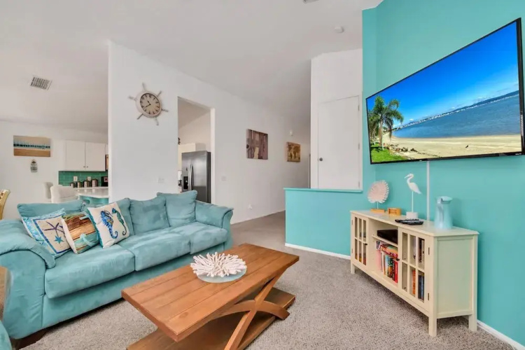 Bright Spacious Retreat With Private Pool Lanai Game Room