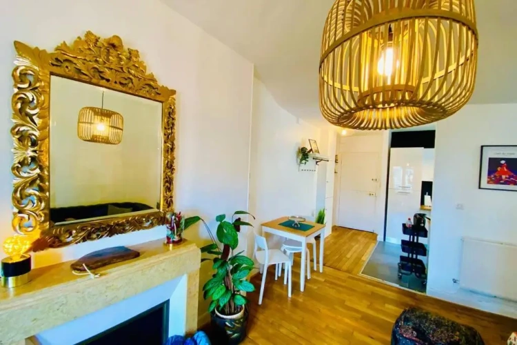 2 Bedrooms Apartment