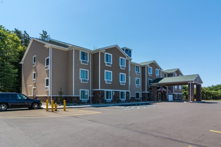 Cobblestone Hotel & Suites - Greenville photo 18