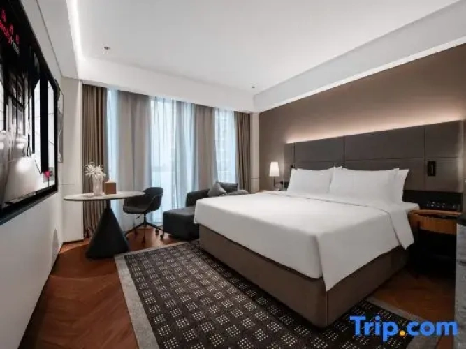 Deluxe Double room with city view