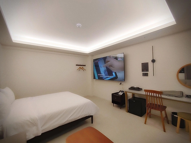 Bluebird Hotel