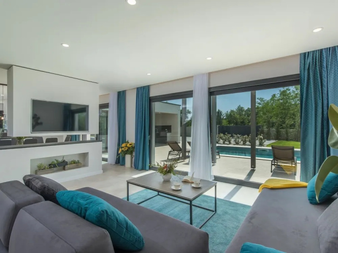 Deluxe Villa in Porec With Wellness Centre & Pool