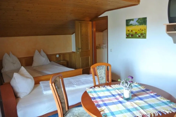 Standard Triple room with balcony