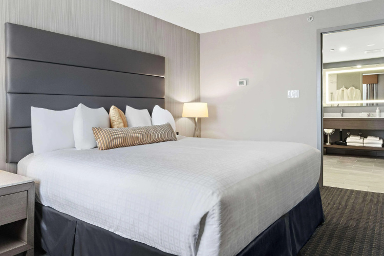 Best Western Premier Calgary Plaza Hotel & Conference Centre photo 7