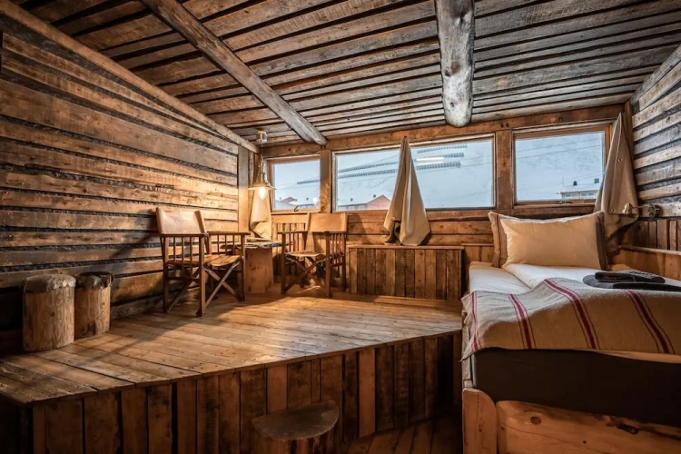 Standard Triple room