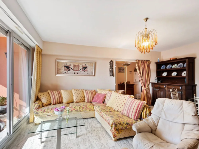 Aesthetic Apartment in Nice With Swimming Pool