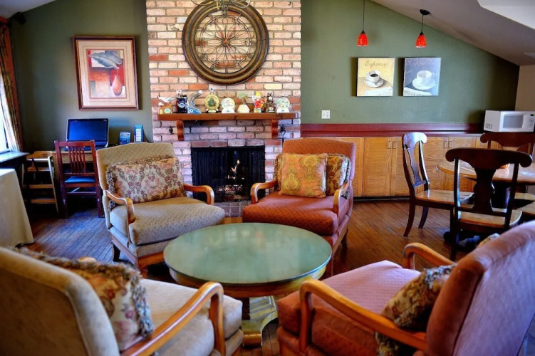 Pacific Gardens Inn