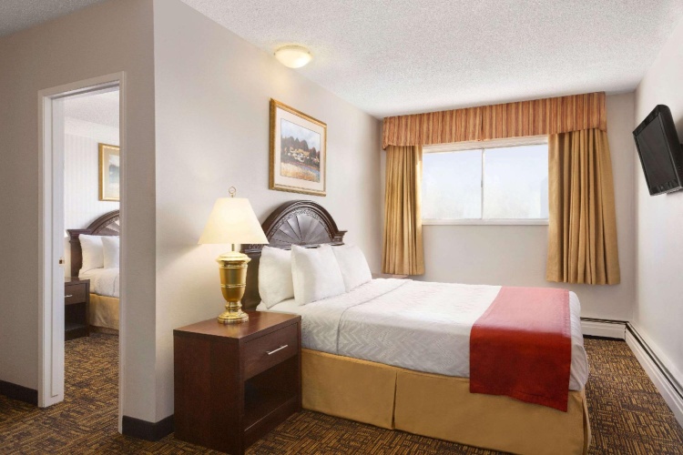 Quadruple Suite