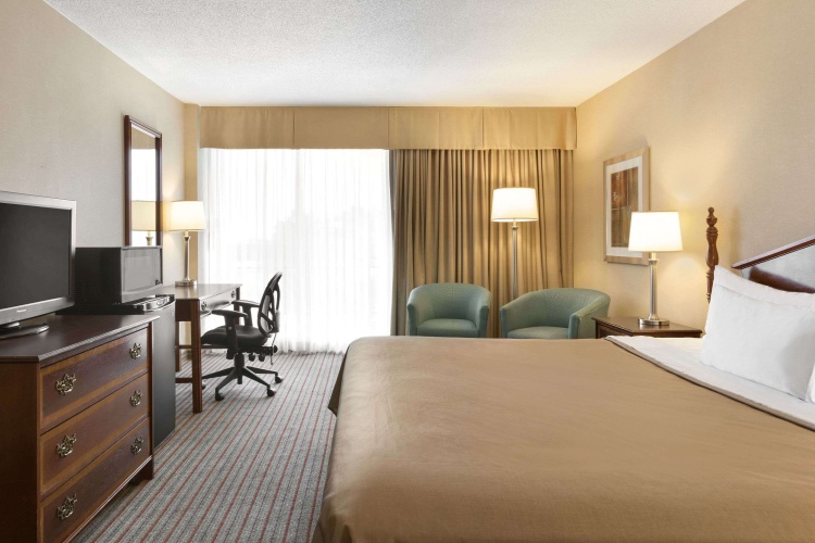 Ramada By Wyndham Belleville Harbourview Conference Centre photo 7