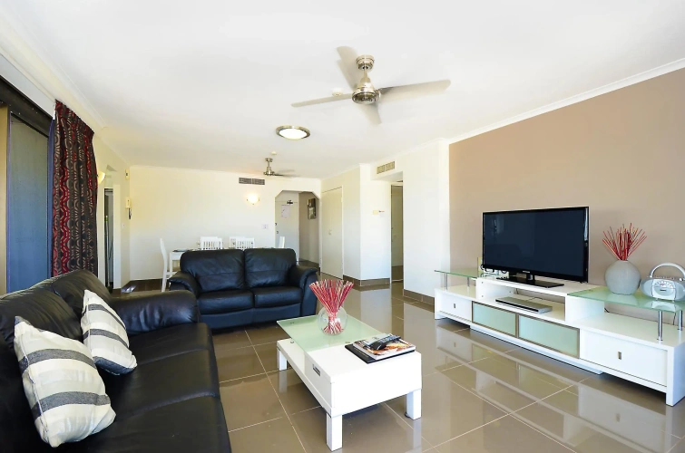 2 Bedrooms Apartment