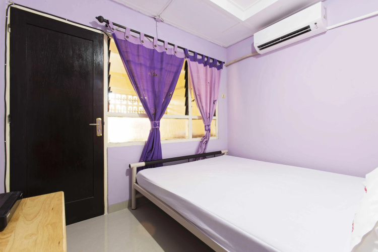 RedDoorz near Senen Station