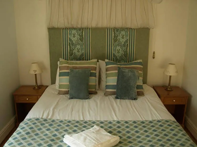 Old Hall Accommodation - Guest House