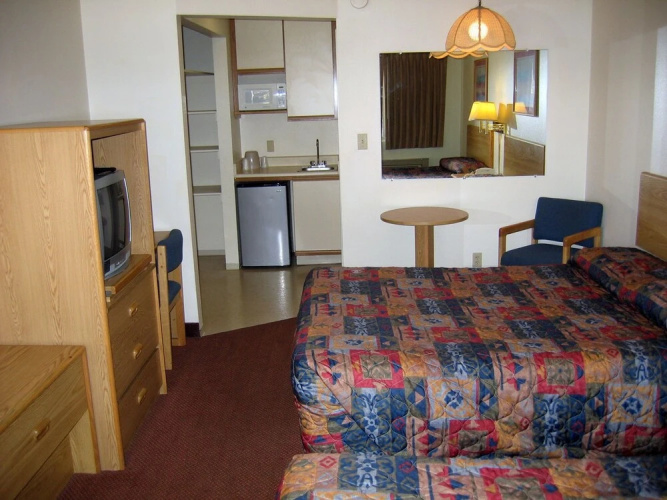 Spanish Trails Inn and Suites
