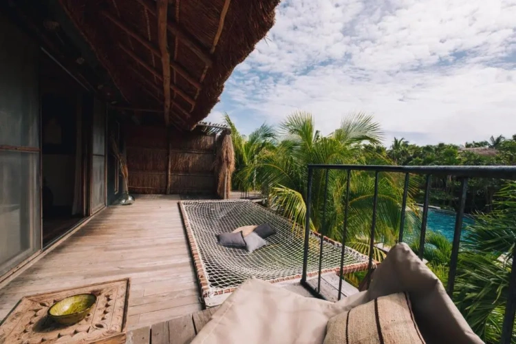 Junior Suite with pool view