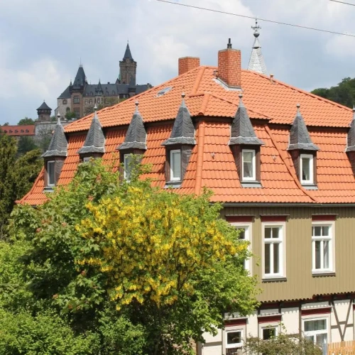 3 Bedrooms Apartment