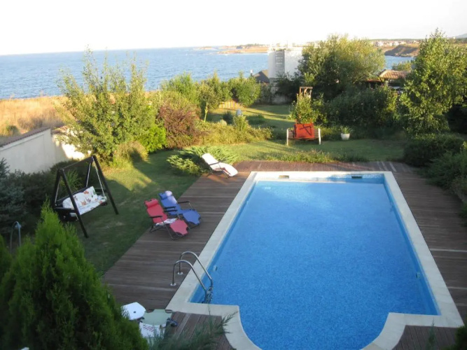 Villa Magnet