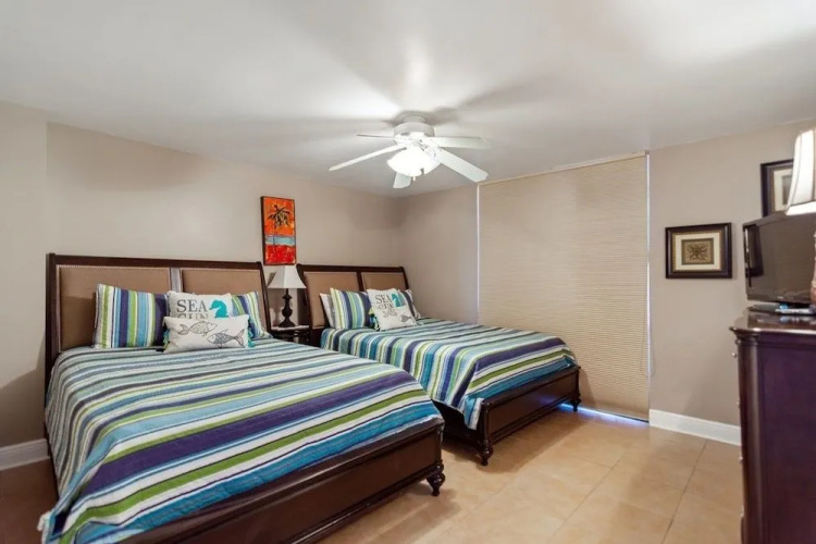 Shoreline 3091 Condo by RedAwning