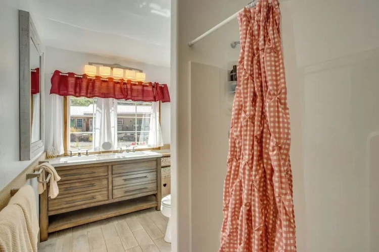 3 Bedrooms Cottage