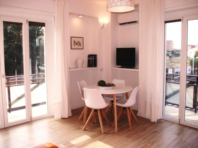 2 Bedrooms Apartment