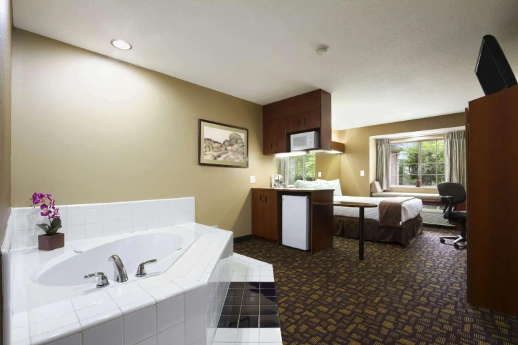 Deluxe Double Suite