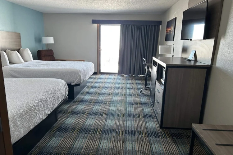 Standard Quadruple room with lake view