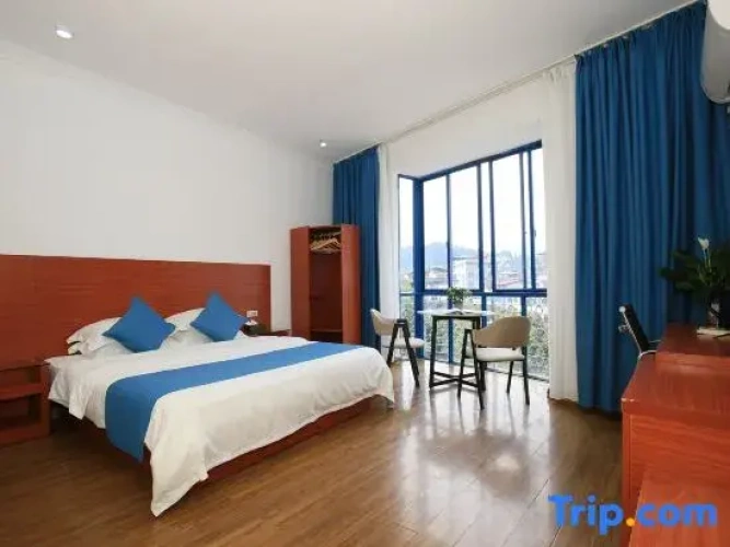 Standard Double room with city view