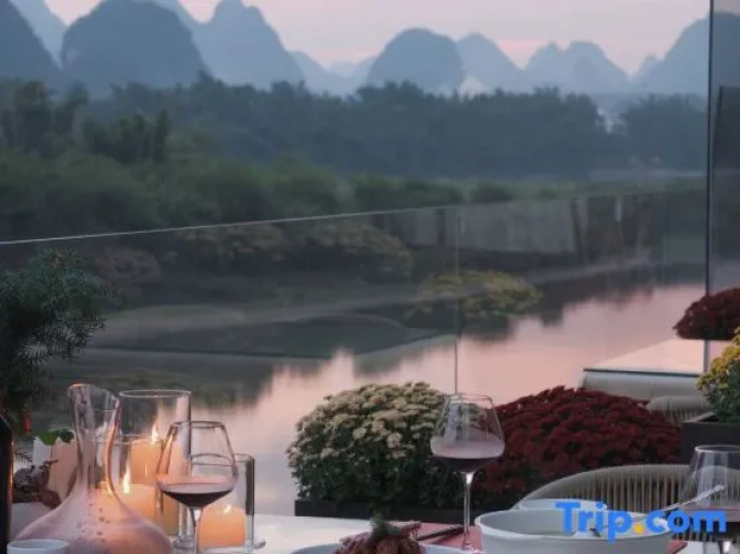 Riverside Paradise Hotel (Lijiang River Branch)