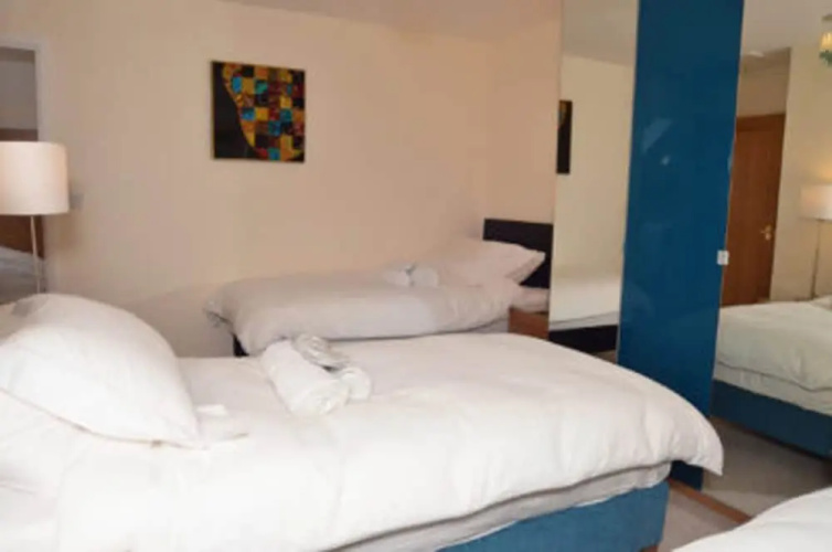 Cotswolds Valleys Accommodation-Stony Hs