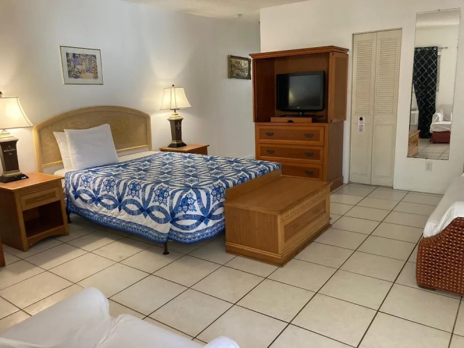 Richard's Motel Studio