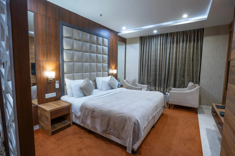 Hide Away Suites