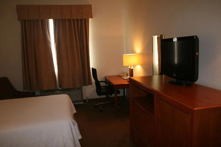 Hampton Inn & Suites Crescent Cty