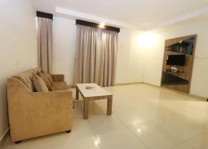 Almakan hotel 108