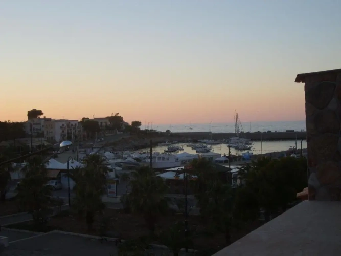 2 Bedrooms Apartment with sea view