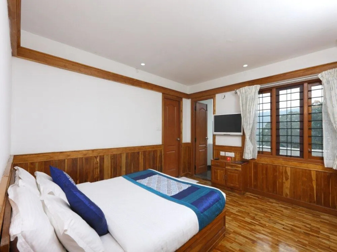 OYO 14261 Tanzanite Inn