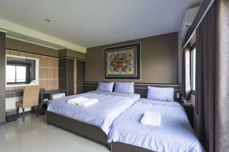 Standard Triple room with balcony