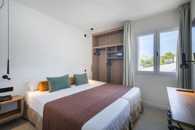 Deluxe Apartment with balcony