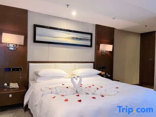 Deluxe Family Suite