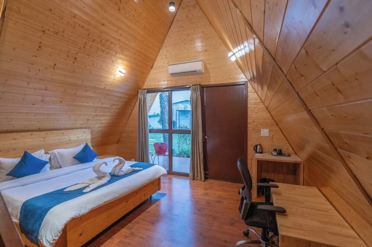 2 Bedrooms Family Suite with garden view